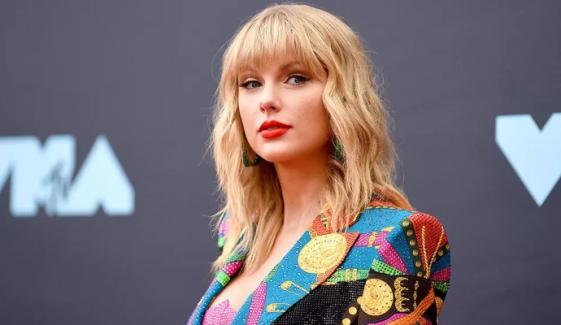 Taylor Swift to perform at 2026 Halftime show? Fans find Easter eggs