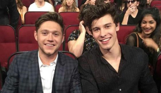 Niall Horan sparks frenzy as he joins Shawn Mendes during London concert