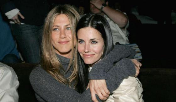 Jennifer Aniston finds comfort in Courteney Cox after emotional confession