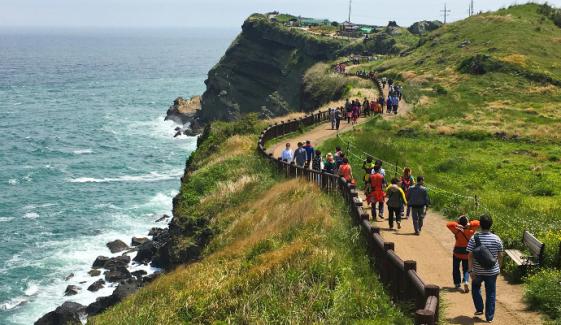 Jeju Island warns foreign tourists for first time to ‘behave’ to avoid fines