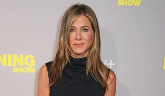 Jennifer Aniston shuts down plastic surgery rumors with powerful statement