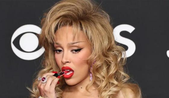 Doja Cat named M·A·C global brand ambassador after lipstick-eating VMA stunt