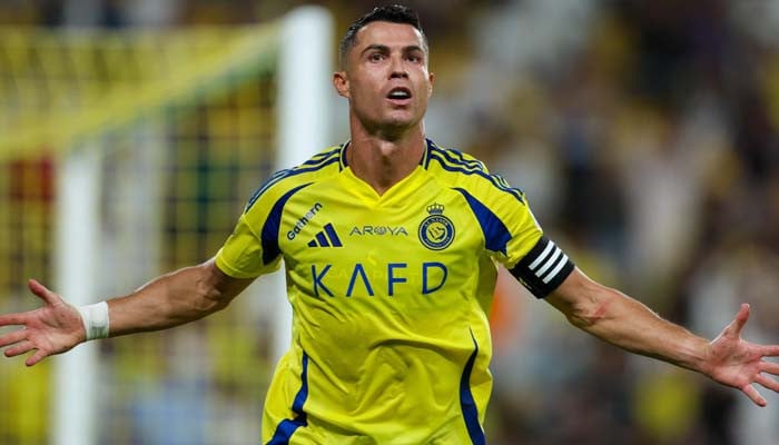 كريستيانو رونالدو يحقق علامة فارقة جديدة مع الحذاء الذهبي الثاني