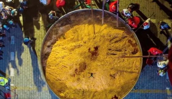 Nigerian chef Hilda Baci breaks Guinness record for largest jollof rice