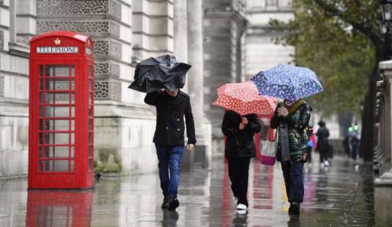 UK weather: Heavy rain, strong winds set to batter Britain and Ireland