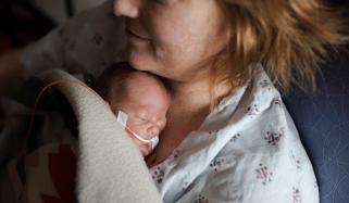 Premature babies shows improved brain development from listening to mothers