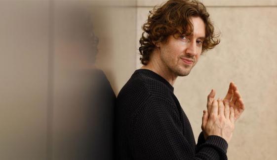 Dean Lewis responds to accusations of inappropriate behaviour with fans
