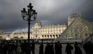Louvre heist suspects âpartially admitâ involvement as jewels remain missing