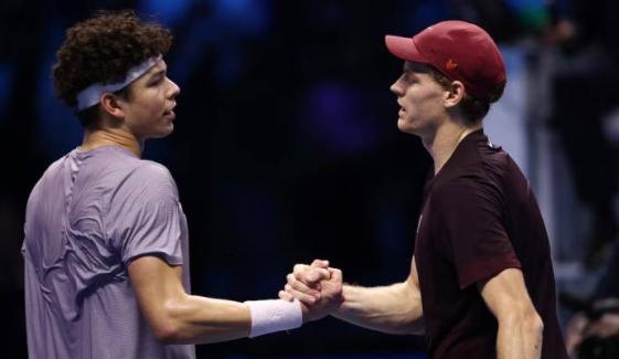 Jannik Sinner continues dominant ATP Finals run with victory over Shelton