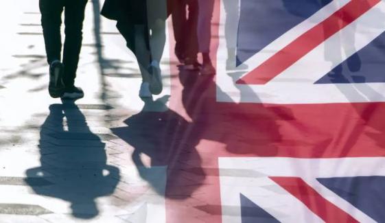UK immigration sees surprising drop in net migration