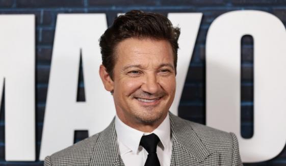 Jeremy Renner returns to spotlight amid controversy over harassment claims
