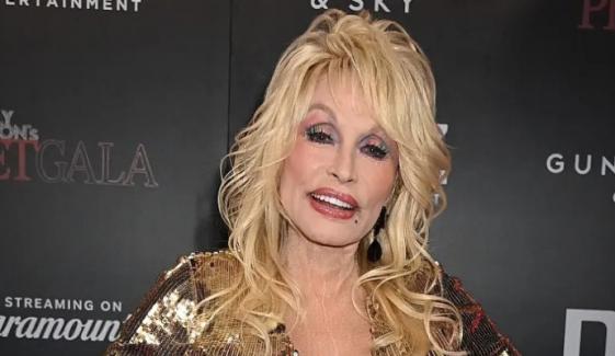 Dolly Parton sparks serious health concerns amid keeping up brave front