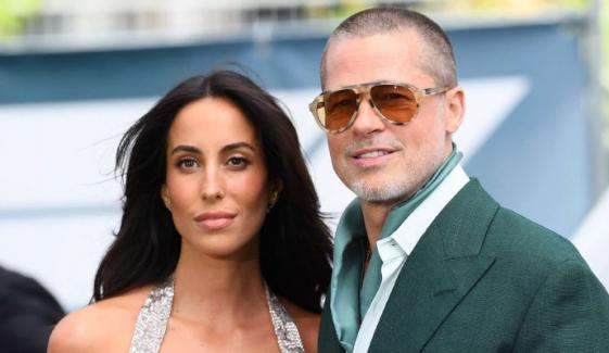 Brad Pitt, Ines de Ramon eyeing intimate Thanksgiving after tough year