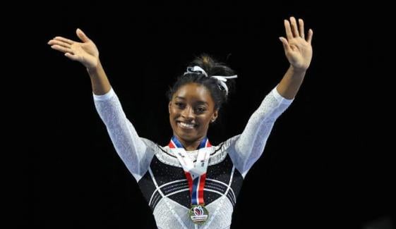 Simone Biles gives fans sneak peek of her glamorous Thanksgiving celebrations