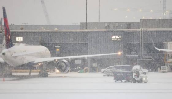 US winter storm causes major flight cancellations across Midwest
