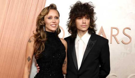 Miley Cyrus, Maxx Morando engaged now? New diamond ring sparks frenzy