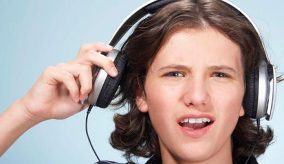 Hearing damage in teens: Are earphones, and music speakers to blame?