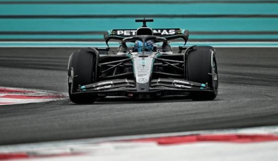 George Russell tops final practice after Lewis Hamilton crashes