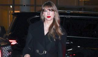 Taylor Swift sparkles in girls’ night out ahead of Colbert show appearance