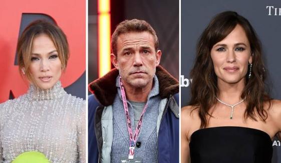 Ben Affleck caught in awkward triangle with ex-wives Jennifer Lopez, Garner