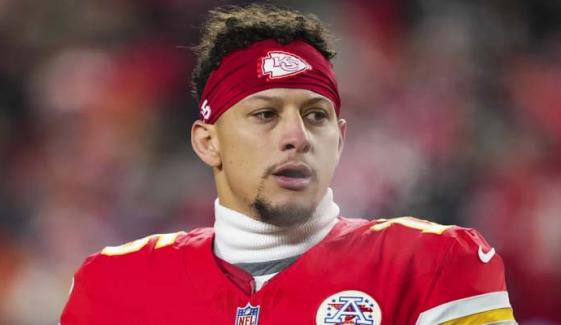 Patrick Mahomes begins long road to recovery after ACL surgery