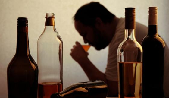 Alcohol increases cancer risk, especially with heavy drinking, study