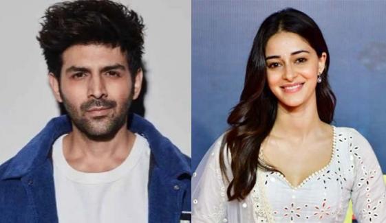 Kartik Aaryan posts cute shopping mall moments with Ananya Panday