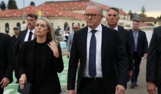 Anthony Albanese booed at Bondi Beach memorial amid anger over antisemitism