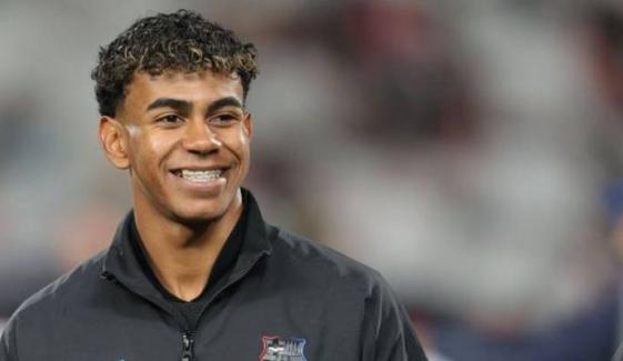 Lamine Yamal proudly flaunts YouTube awards after historic channel debut