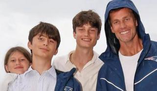 Tom Brady shares Christmas snap with kids amid Gisele Bündchen's wedding reports