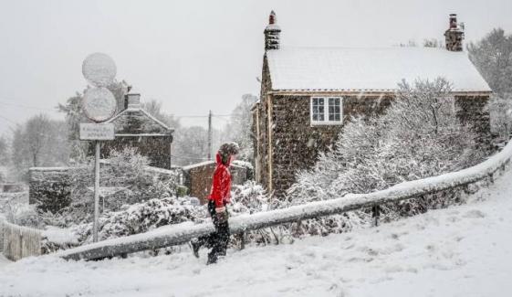 UK set for icy start to New Year 2026 with yellow snow alert