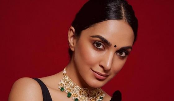 Kiara Advani wraps 2025 with never-seen-before snaps, calls it 'a year of firsts'