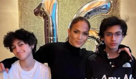 Jennifer Lopez lights up Las Vegas show to mark New Year 2026 with her kids