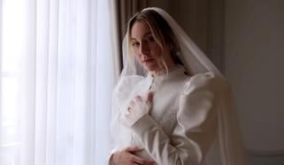 Este Haim marries tech entrepreneur Jonathan Levin on New Year's Eve