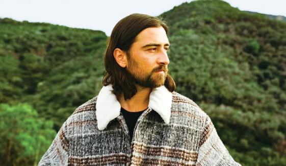 Noah Kahan rings in his 29th birthday with emotional message