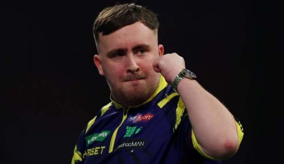 Luke Littler silences crowd, cruises to World Darts Championship final