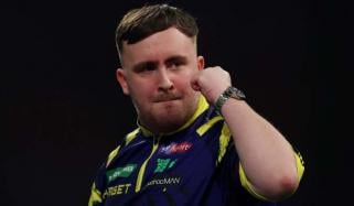 Luke Littler silences crowd, cruises to World Darts Championship final