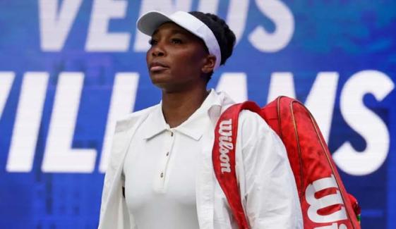 Venus Williams falls short against Poland's Magda Linette in Auckland