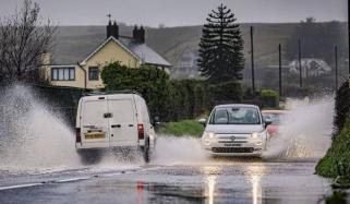 UK weather: Yellow warning extended amid flood risk