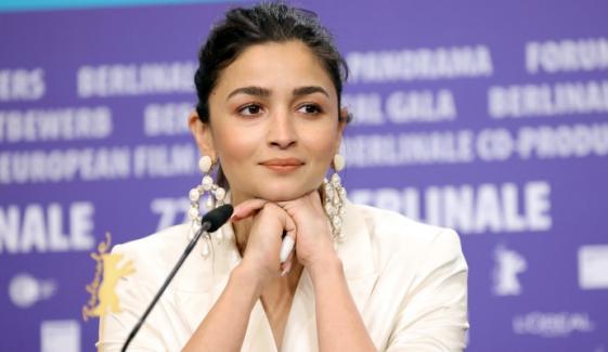 Alia Bhatt revisits 2016 with memorable glimpse of her decade long evolution 