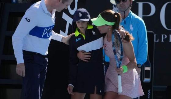 Sonmez steps in to rescue collapsing ball girl while making tennis history