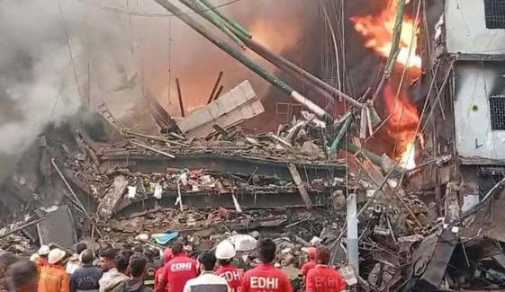 Deadly Gul Plaza blaze kills six in Karachi, hundreds remain missing