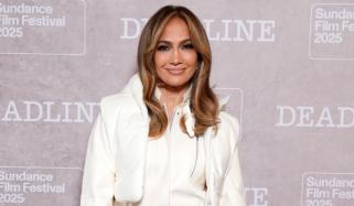 Glambot director defends Jennifer Lopez amid rudeness claims at Golden Globes