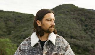 Noah Kahan stirs buzz with release date for new single ‘The Great Divide’