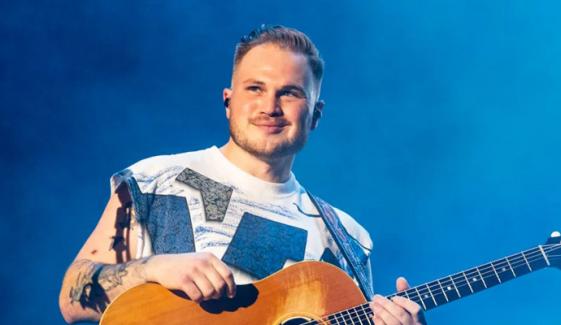 Zach Bryan pays heartfelt tribute to late mom on surprise wedding