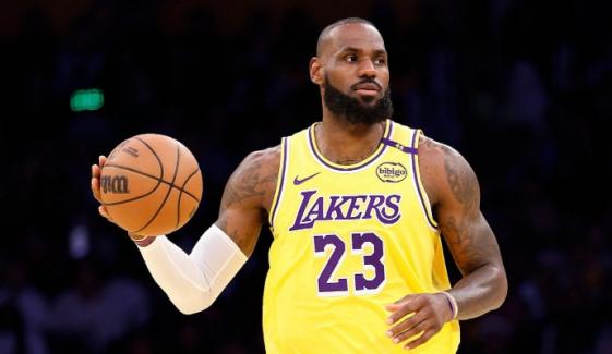 LeBron James dismisses Jeanie Buss beef: 'I don't care about an article'