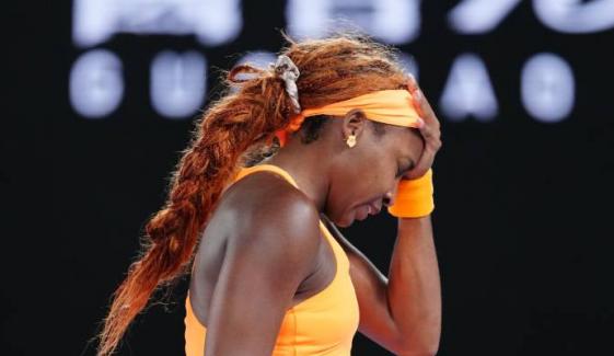 Coco Guaff smashes racket in frustration after crushing loss to Svitolina