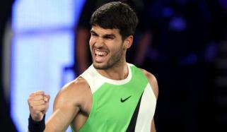 Carlos Alcaraz reaches first Australian Open semifinals with remarkable victory 
