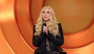 Cher’s embarrassing blunders onstage spark chaos at 2026 Grammys