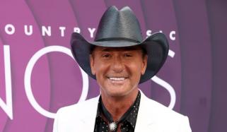 Tim McGraw to bring new Pawn Shop Guitar Tour to central Indiana 